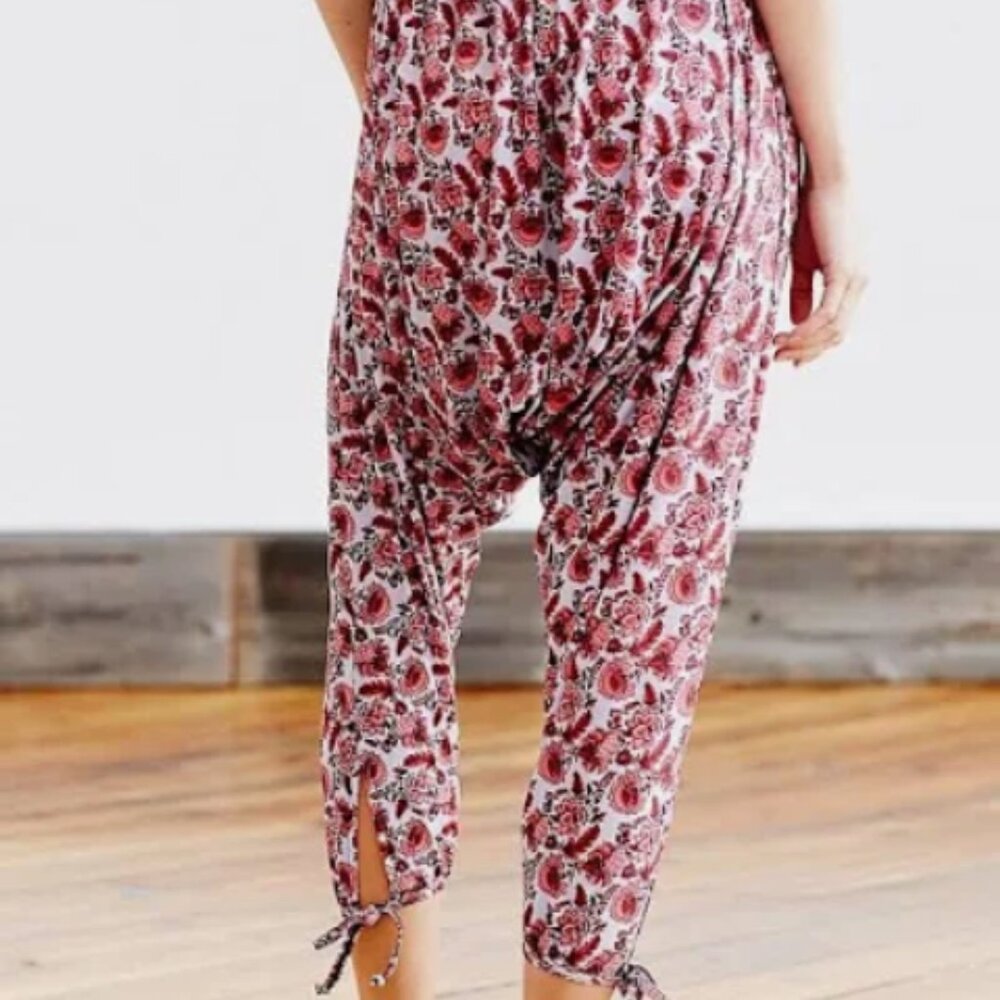 Onzie for FP Movement Harem yoga pants.